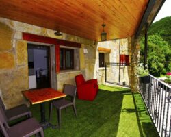 julia-terraza-balcon-del-pirineo-rural-ordesa